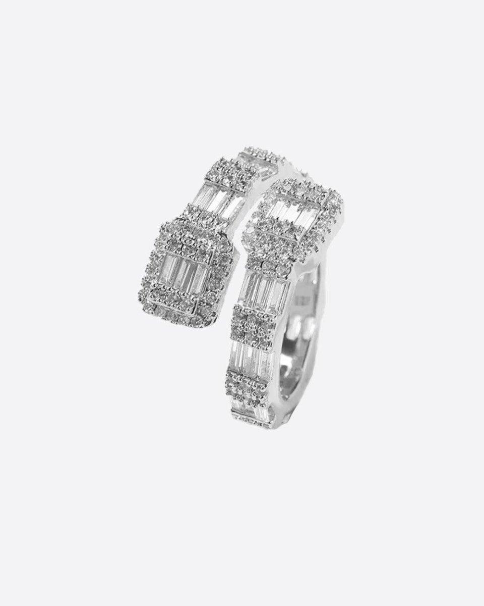 BAGUETTE RING. - WHITE GOLD - DRIP IN THE JEWEL